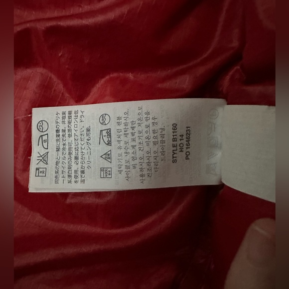 J.Crew wmns Sm RED Puffer Jacket Down+feathers.
19” Pit to Pit
23” Shldr to Hem - Picture 5 of 6